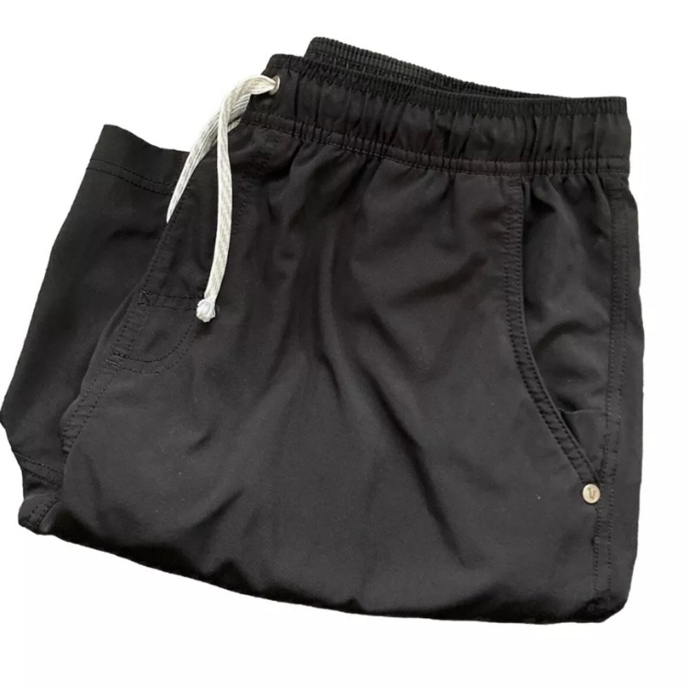 Vuori Kore Shorts Men's XL Black Drawstring Performance Lined Athletic 7"